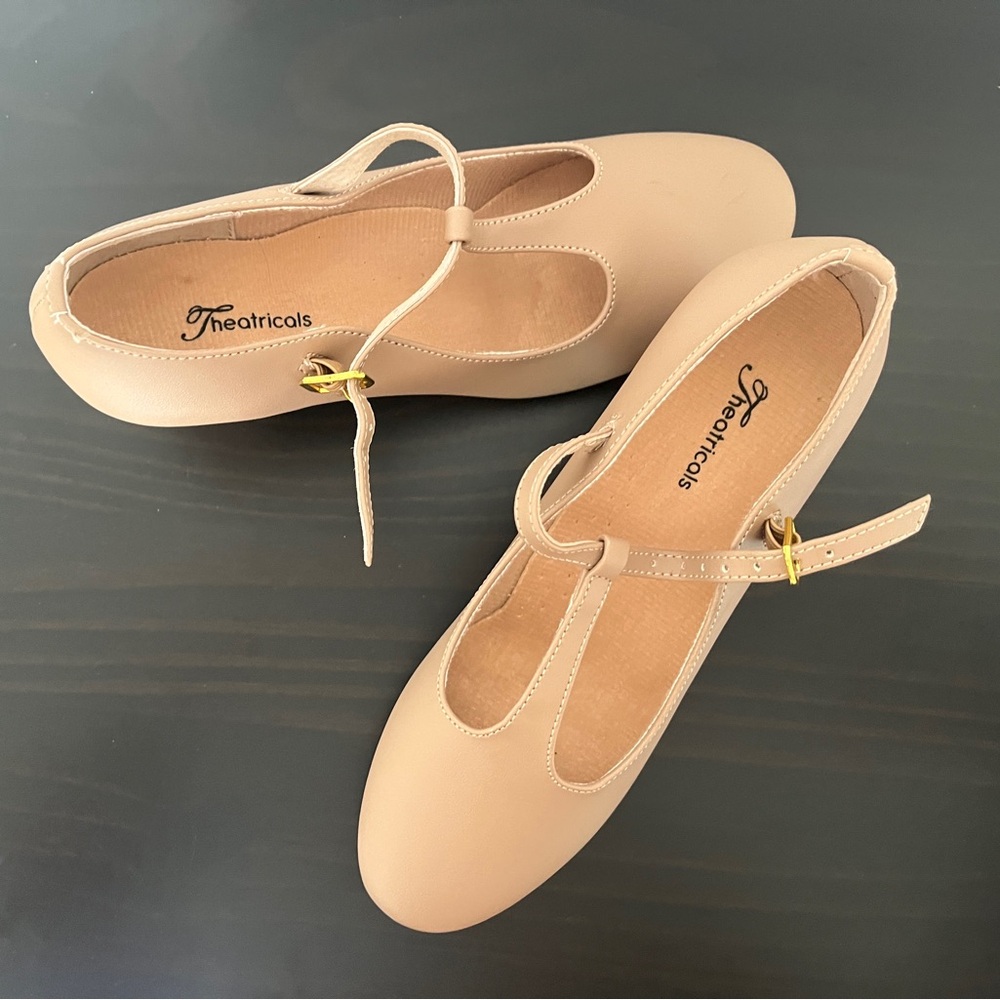 New in box Theatricals Tan T Strap Character Shoes 6.5 kids 8 women (run small)